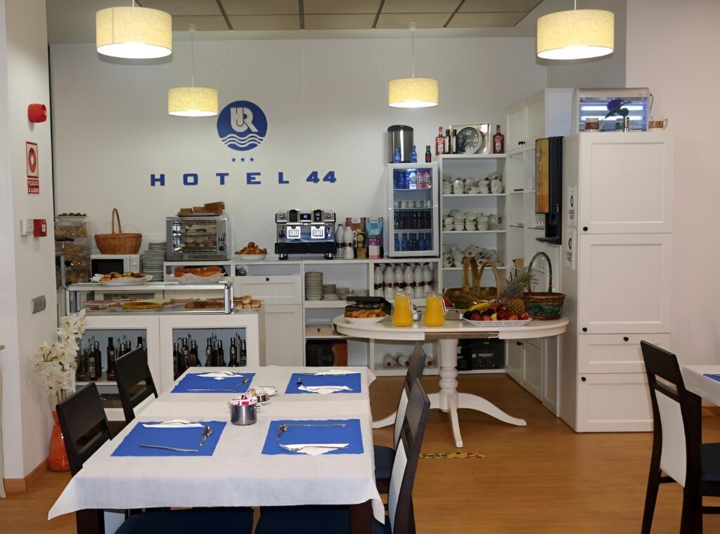 hotel-44-gijon-desayuno-buffet (1)