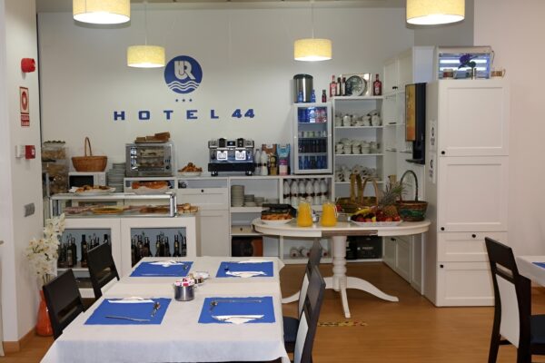 hotel-44-gijon-desayuno-buffet (1)