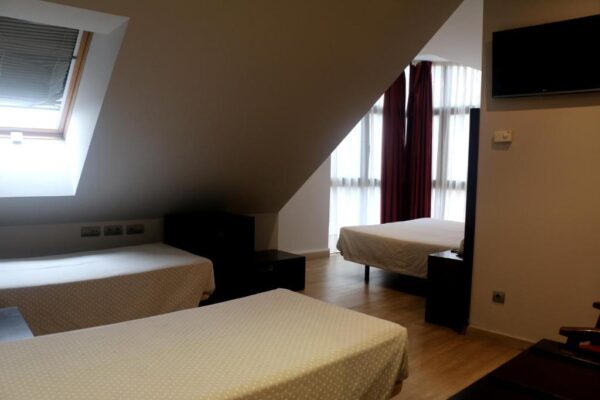 hotel 44 gijon habitacion atico